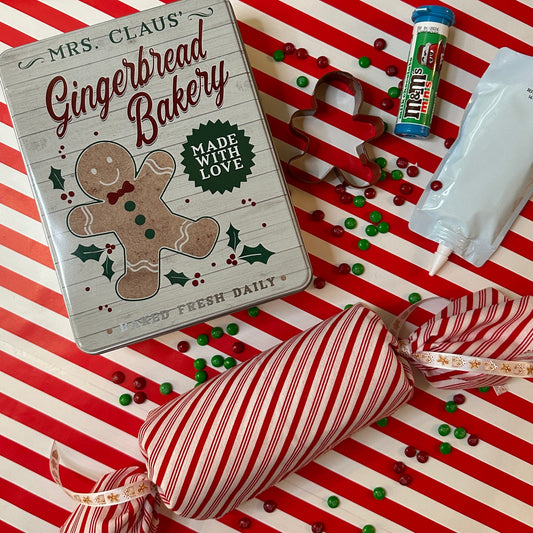GINGERBREAD COOKIE KIT Christmas tin